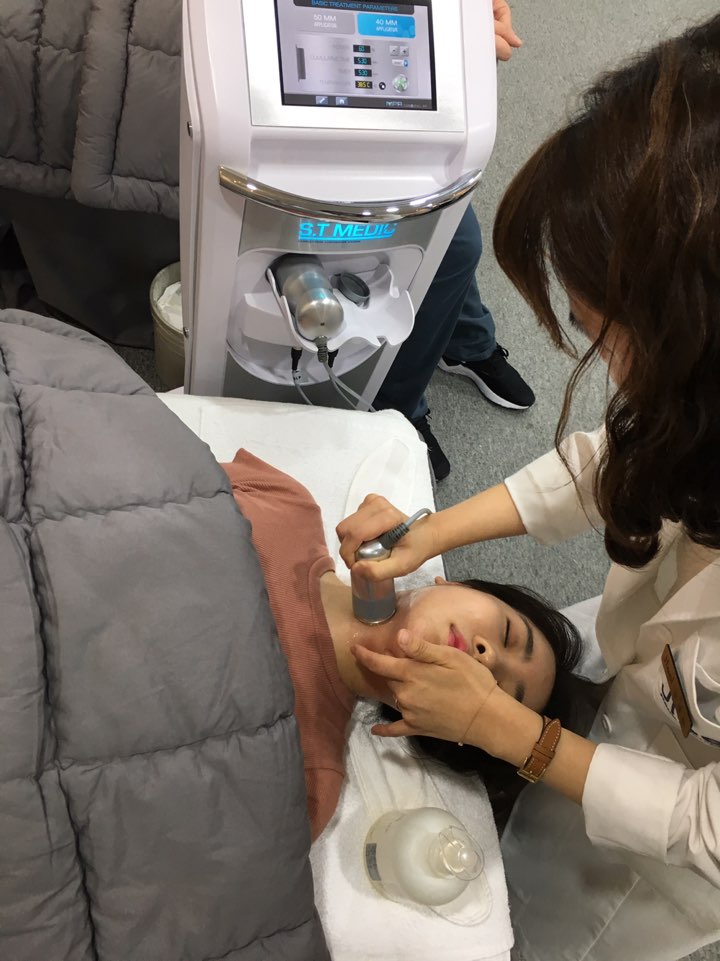 [홍대피부과] 이중턱순삭패키지로 이중턱을 지우자! 관련 이미지 9