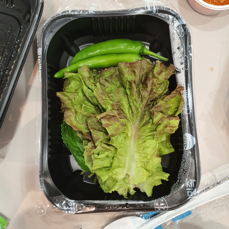 홍대 배달 맛집-진수성찬에서 제육 쌈밥정식과 알탕 관련 이미지 6