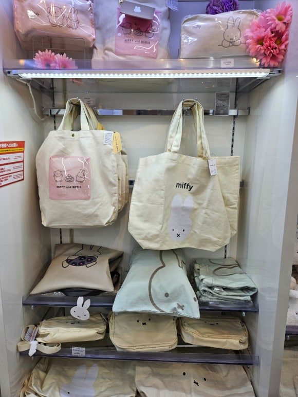 [도쿄역] 도쿄 캐릭터 스트리트 (스누피,리락쿠마,점프샵,치이카와,짱구, 지브리,산리오,미피,커비, 포켓몬, NHK 캐릭터, 레고샵 등등....) 관련 이미지 24