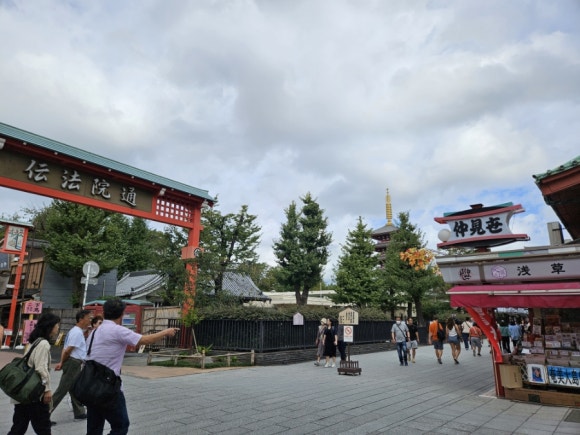 [아사쿠사] 센소지 (전세계 관광객들 모두 여기 있었네. 화월당 메론빵. 아사쿠사 상점가. 기념품 사기 좋은 곳) 관련 이미지 7