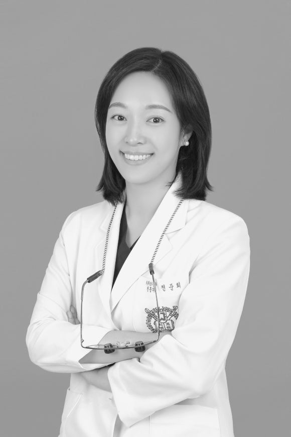 전준희 대표원장 소개 & 서울재생치과의 진료철학 관련 이미지 1
