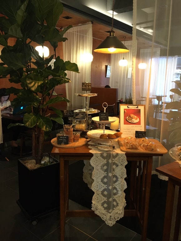 [신촌,이대] 문베어 - 버터스카치, 아인슈페너, 피스타치오크림 커피가 있는 감성 카페 ♡ 관련 이미지 10