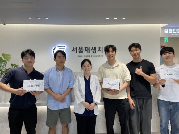 서울치대 배구부 후배들이 서울재생치과에 방문했습니다^^ 관련 이미지 1