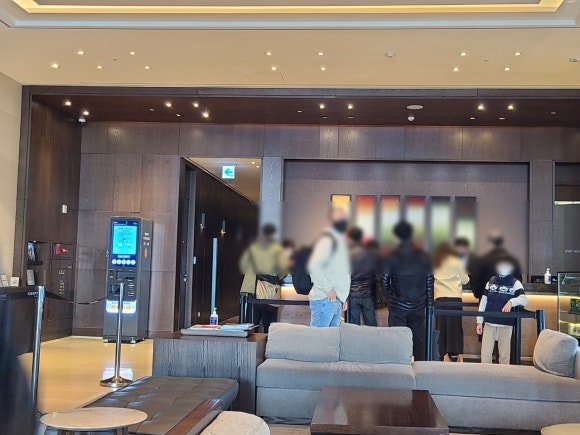 [서울역] 스타벅스가 19층에...? 포포인츠쉐라톤점 - 19층 호텔로비에 있는 라운지 같은 스벅! 관련 이미지 4