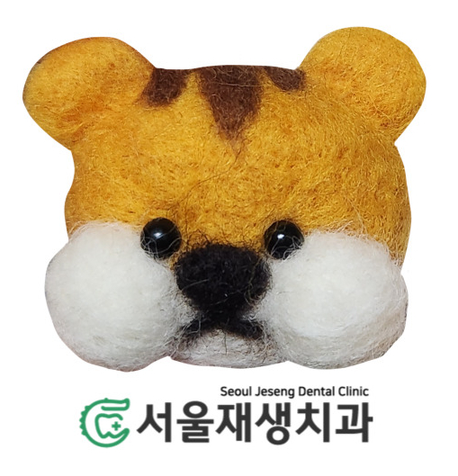 [재신경치료] 예전에 신경치료 받은 치아가 갑자기 붓고 아파요! (현미경을 통해 정확하고 섬세하게 재신경치료 하기) 관련 이미지 4