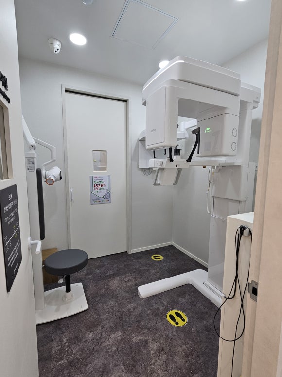 English and French speaking dentists in Sinchon, Seoul (Location,Reservation) 관련 이미지 13