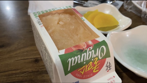 [신촌] 홍미닭발 - 마성의 셋트메뉴를 자랑하는 닭발 맛집 (무뼈닭발+오돌뼈+계란찜+주먹밥+쿨피스가 24,000원!!) 관련 이미지 6