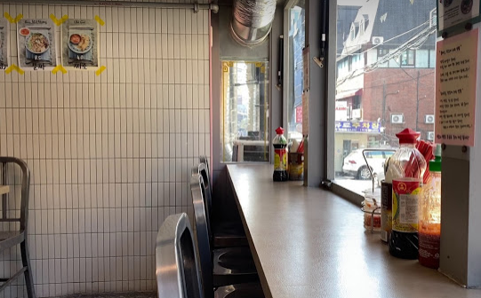 [신촌] 베트남 쉐프들이 요리하는 맘맘테이블 &hearts; - 혼밥하기 좋은 신촌 맛집 (12월10일에 맞은편 점포로 이사 예정!) 관련 이미지 4