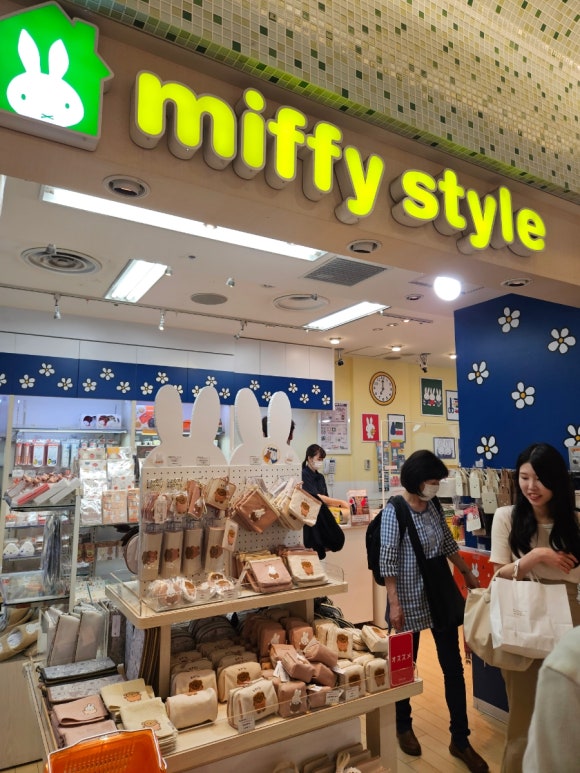 [도쿄역] 도쿄 캐릭터 스트리트 (스누피,리락쿠마,점프샵,치이카와,짱구, 지브리,산리오,미피,커비, 포켓몬, NHK 캐릭터, 레고샵 등등....) 관련 이미지 12