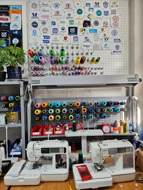 50년 전통의 연희사에서 서울재생치과 닥터 가운과 스크럽을 주문했습니다. (의사 가운 맞춤 제작, 신촌의 백년가게, 치과 가운, 치과 유니폼) 관련 이미지 6