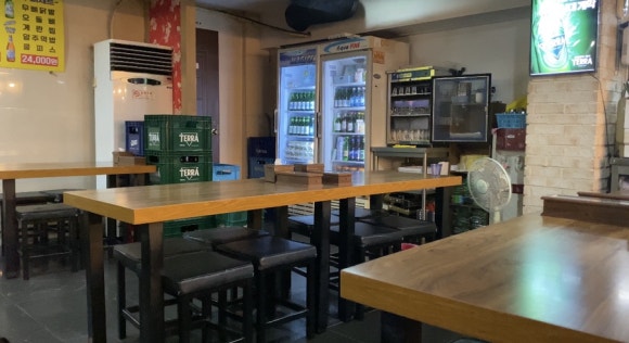 [신촌] 홍미닭발 - 마성의 셋트메뉴를 자랑하는 닭발 맛집 (무뼈닭발+오돌뼈+계란찜+주먹밥+쿨피스가 24,000원!!) 관련 이미지 2