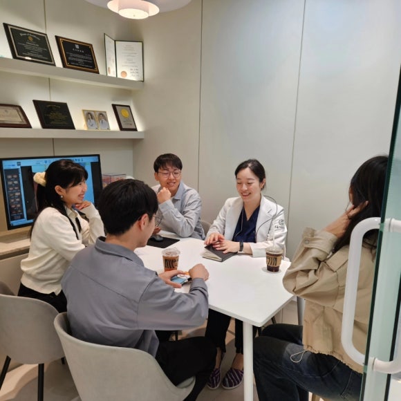 서울대학교 치과대학 후배들의 방문 (신촌치과, 서울재생치과) 관련 이미지 11