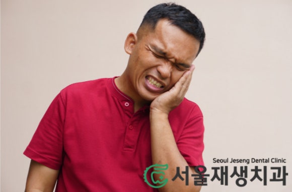 [재신경치료] 예전에 신경치료 받은 치아가 갑자기 붓고 아파요! (현미경을 통해 정확하고 섬세하게 재신경치료 하기) 관련 이미지 3