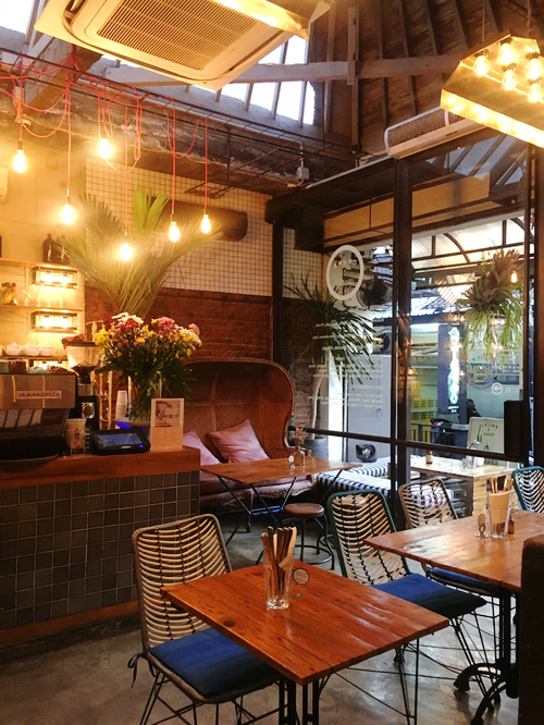 [발리,꾸따] 크럼앤코스터 - 분위기 좋은 뽀삐스트리트 브런치집&hearts; (Crumb&Coaster ) 관련 이미지 2