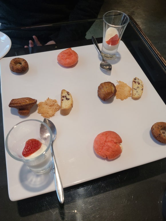 [연남] 라룬비올렛 - 녹진한 내장 소스의 맛 관련 이미지 8