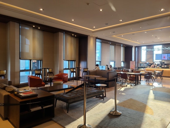 [서울역] 스타벅스가 19층에...? 포포인츠쉐라톤점 - 19층 호텔로비에 있는 라운지 같은 스벅! 관련 이미지 3