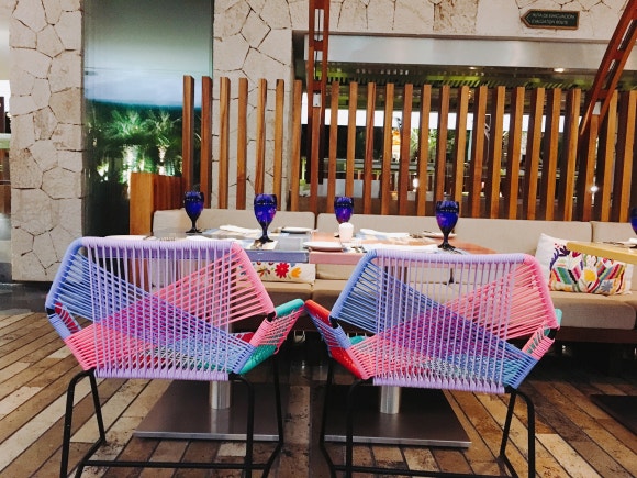 호텔 엑스카렛 멕시코 [식당편] - La Trajinera (풀 사이드 레스토랑! 낮엔 해산물뷔페, 수제버거 맛집 / 밤엔 분위기 끝판왕) 관련 이미지 2