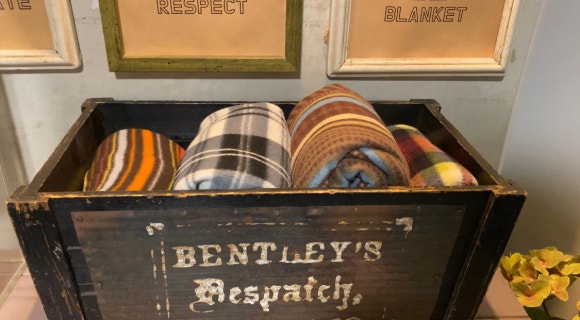 [신촌] 뉴욕비앤씨 - 코로나 2단계 매장이용가능해요 - 아늑한 분위기와 귀여운 강아지가 반겨주는 브런치카페입니다!♡ 관련 이미지 6