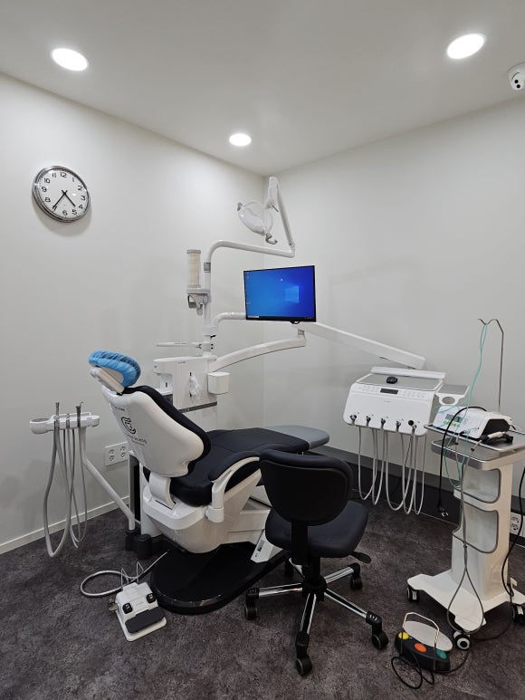 English and French speaking dentists in Sinchon, Seoul (Location,Reservation) 관련 이미지 10