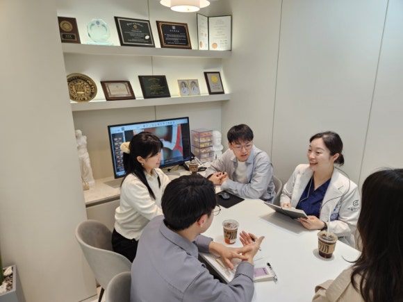 서울대학교 치과대학 후배들의 방문 (신촌치과, 서울재생치과) 관련 이미지 6
