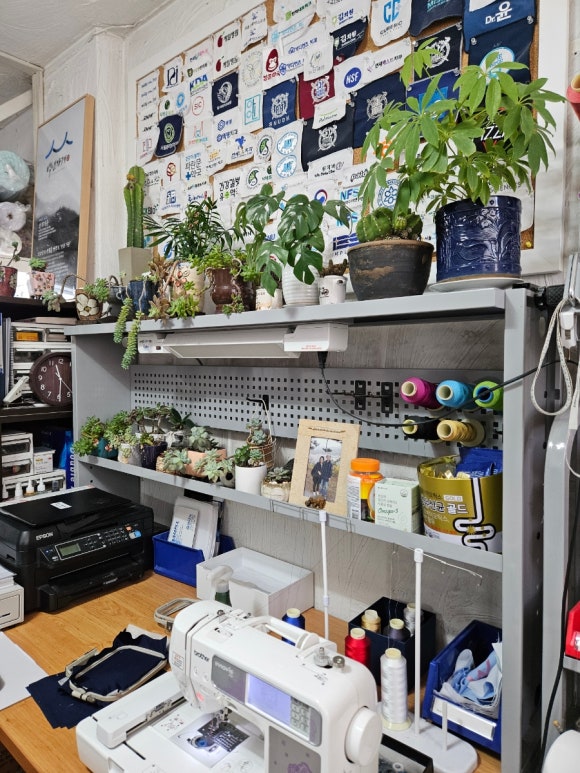 50년 전통의 연희사에서 서울재생치과 닥터 가운과 스크럽을 주문했습니다. (의사 가운 맞춤 제작, 신촌의 백년가게, 치과 가운, 치과 유니폼) 관련 이미지 7