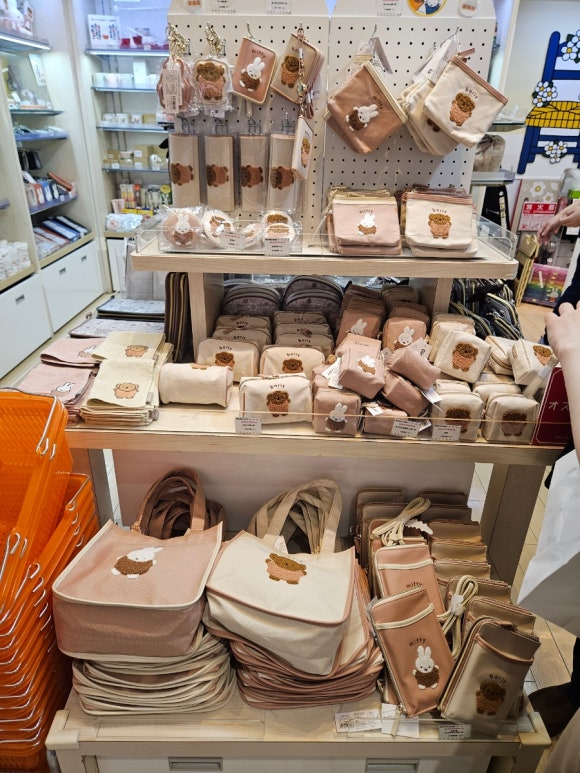 [도쿄역] 도쿄 캐릭터 스트리트 (스누피,리락쿠마,점프샵,치이카와,짱구, 지브리,산리오,미피,커비, 포켓몬, NHK 캐릭터, 레고샵 등등....) 관련 이미지 13