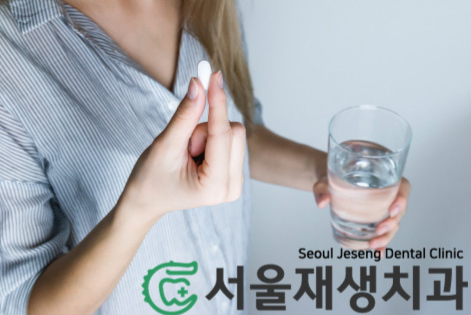 [재신경치료] 예전에 신경치료 받은 치아가 갑자기 붓고 아파요! (현미경을 통해 정확하고 섬세하게 재신경치료 하기) 관련 이미지 6