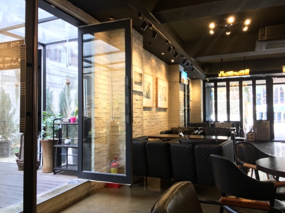 [연희동] Cafe WP - 3시간 무료 주차 & 서비스 쿠키가 맛있는 연희동의 넓은 카페! (노트북,공부하기 좋아요) 관련 이미지 2