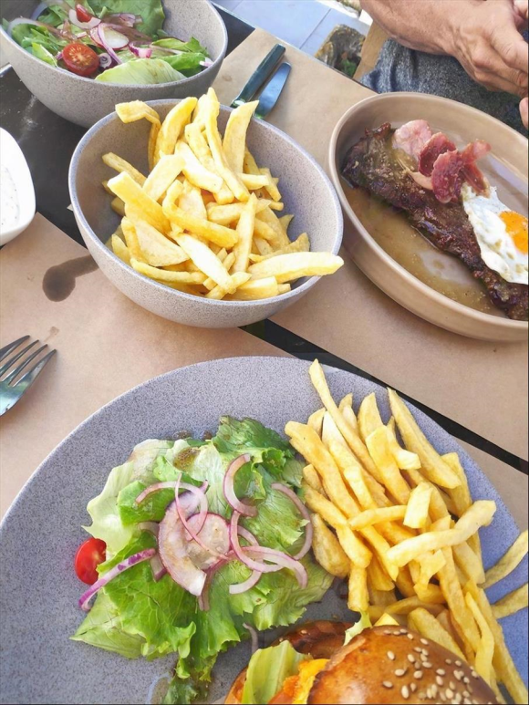 지식의 중요성과 통계 데이터: 인식, 측정, 그리고 고양이와 양의 의미 관련 이미지 1