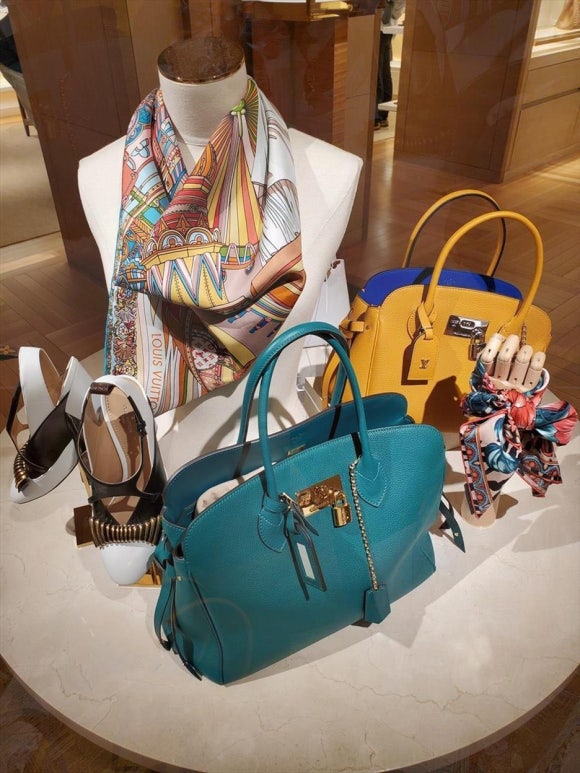 화물 천사들: 카고 드론의 활용과 미래 관련 이미지 1