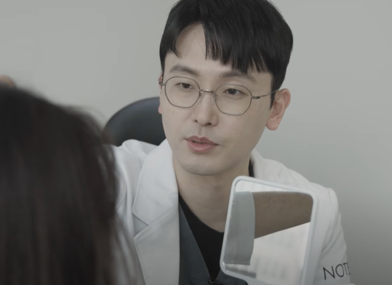 Double Eyelid Revision Surgery: Thorough Consultation with Plastic Surgery Medical Staff Is Essential [Gangnam Best Place for Double Eyelid Revision Surgery, Note Plastic Surgery, Director Lee Bo-hyung] image 1