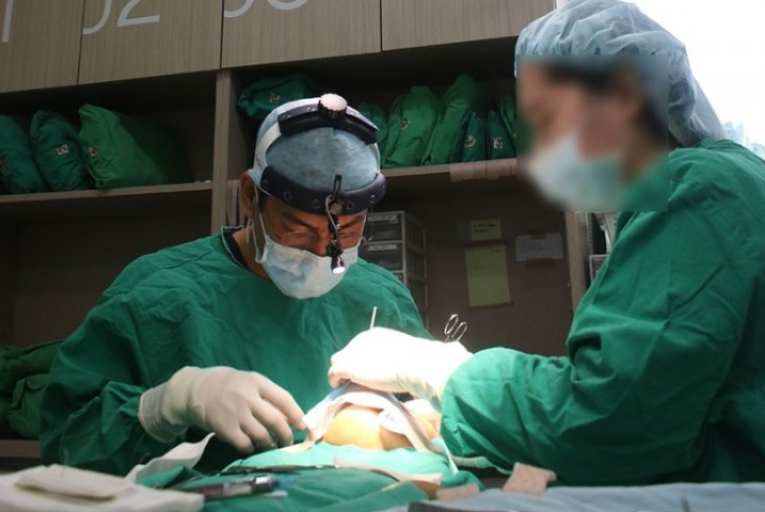 Will Autologous Rib Cartilage Nose Surgery Look Natural? A Process That Refined the Drooping Tip and Glabella Line image 9