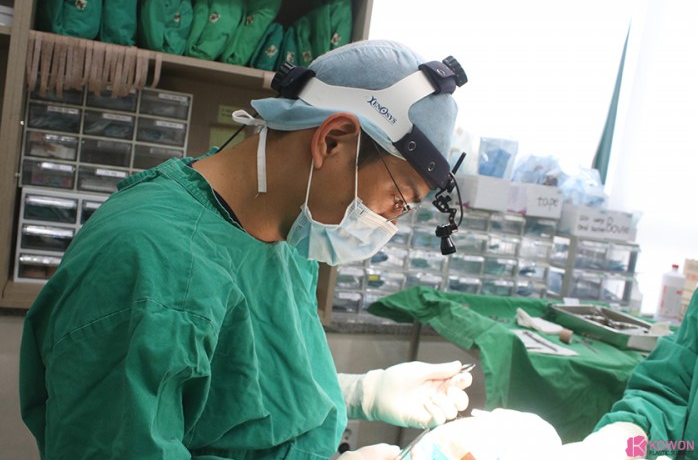 Q. I want to improve my nostrils without artificial implants in upturned nose surgery image 3