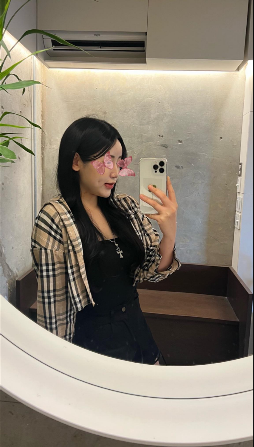 울퉁불퉁해 신경 쓰이던 코를 코원성형외과에서 낮은코와 매부리코교정으로 매끄럽게 만들었어요! 관련 이미지 3