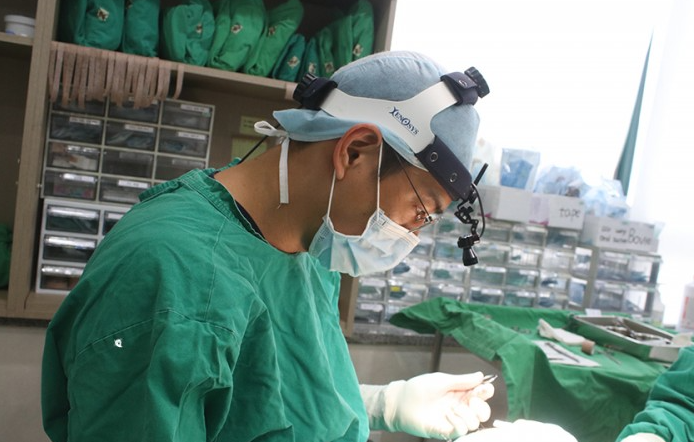 Q. How much swelling is there one month after nose surgery? Questions before rhinoplasty image 4