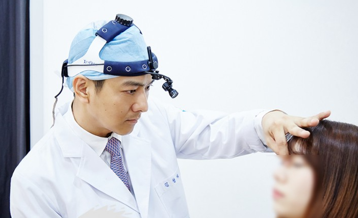 Q. Worried about inflammation after nose surgery, is severe pain after suture removal normal? image 4