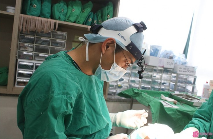 Q. Changes Before and After Hump Nose Surgery: Checking Whether a Nose Tip Dent After Rhinoplasty Is a Side Effect image 3