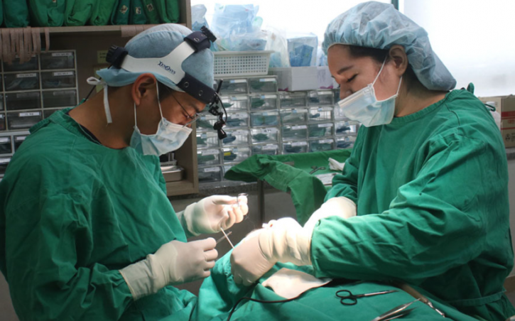 Q. Is a change in nose surgery silicone a case that requires revision surgery? image 3