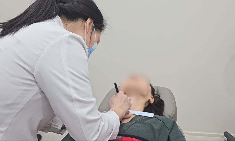 Creating a Youthful Neck Line in Yeongdeungpo with Radiesse image 3