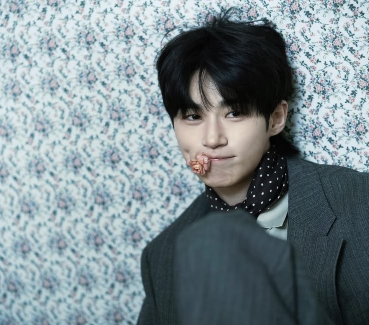 직원들이 점심마다 변우석 얘기를 하길래, 직접 분석해봤습니다. 관련 이미지 3
