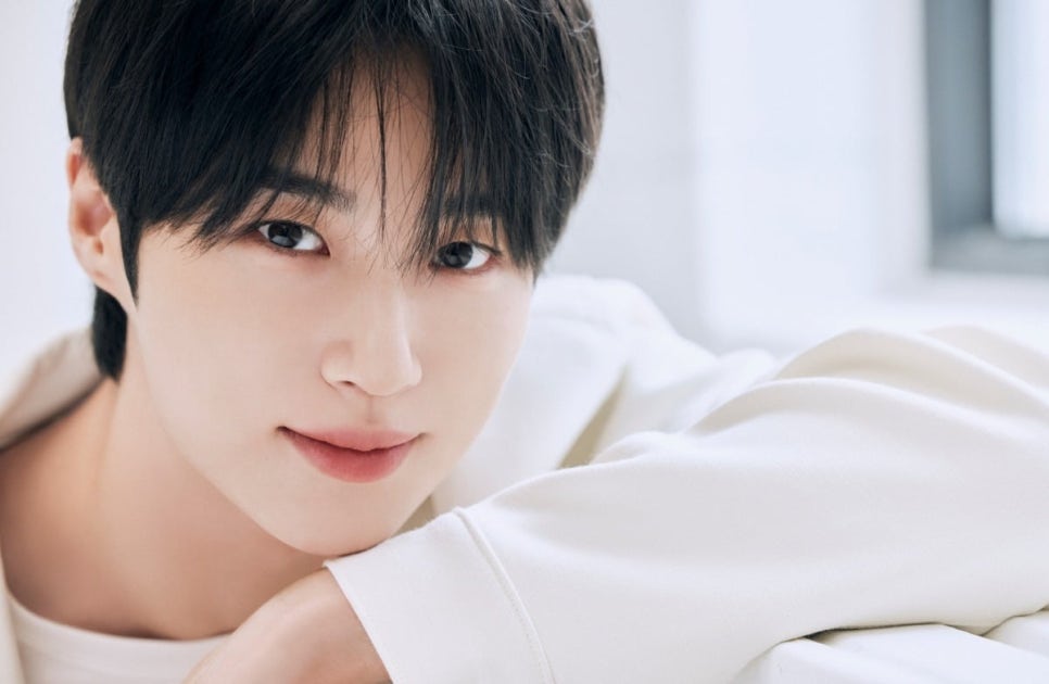 직원들이 점심마다 변우석 얘기를 하길래, 직접 분석해봤습니다. 관련 이미지 6