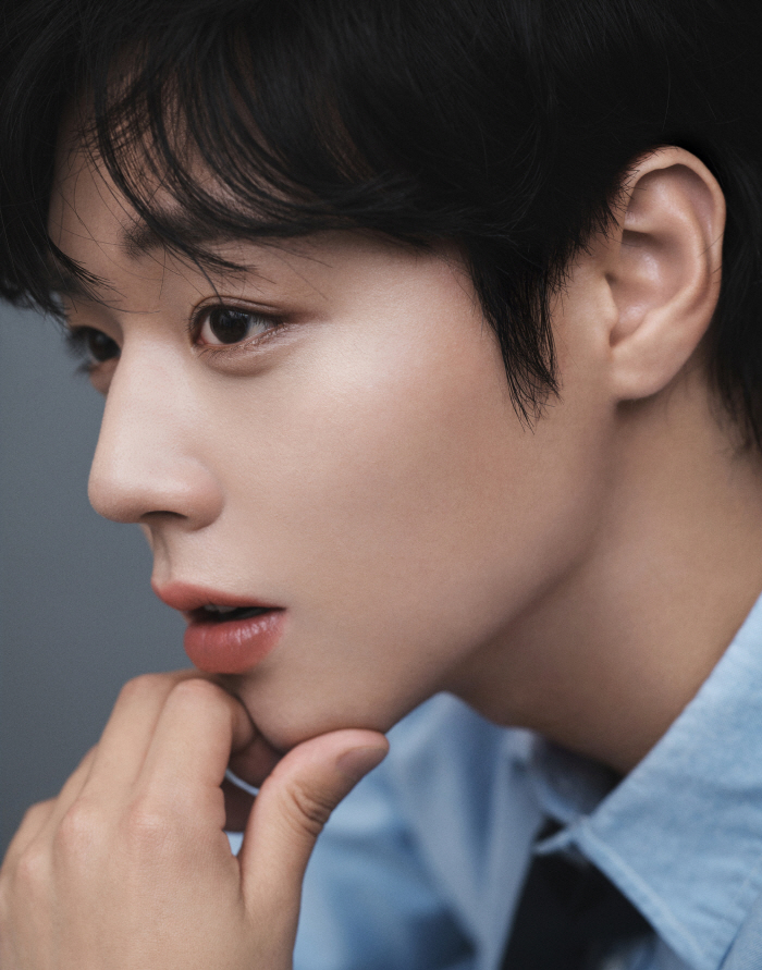 박지훈 얼굴을 자세히 보면 의외의 특징이 있습니다. 21성형외과 원장의 박지훈 얼굴 분석 관련 이미지 5