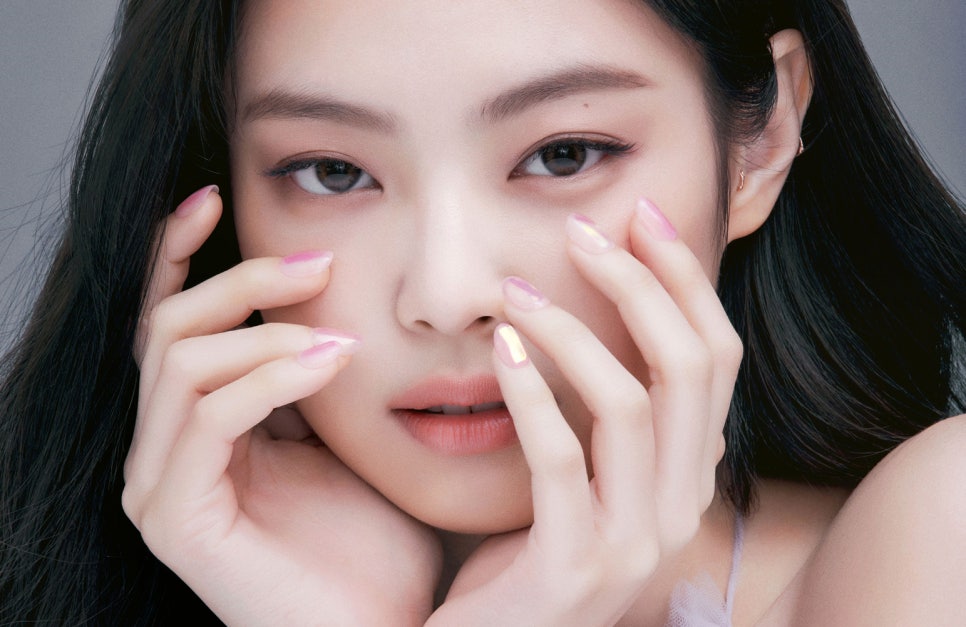 Is a Small Face and a Slim Face Shape Like Jennie’s Really Possible? image 1