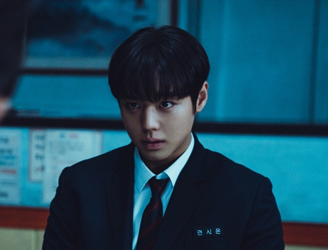 박지훈 얼굴을 자세히 보면 의외의 특징이 있습니다. 21성형외과 원장의 박지훈 얼굴 분석 관련 이미지 3