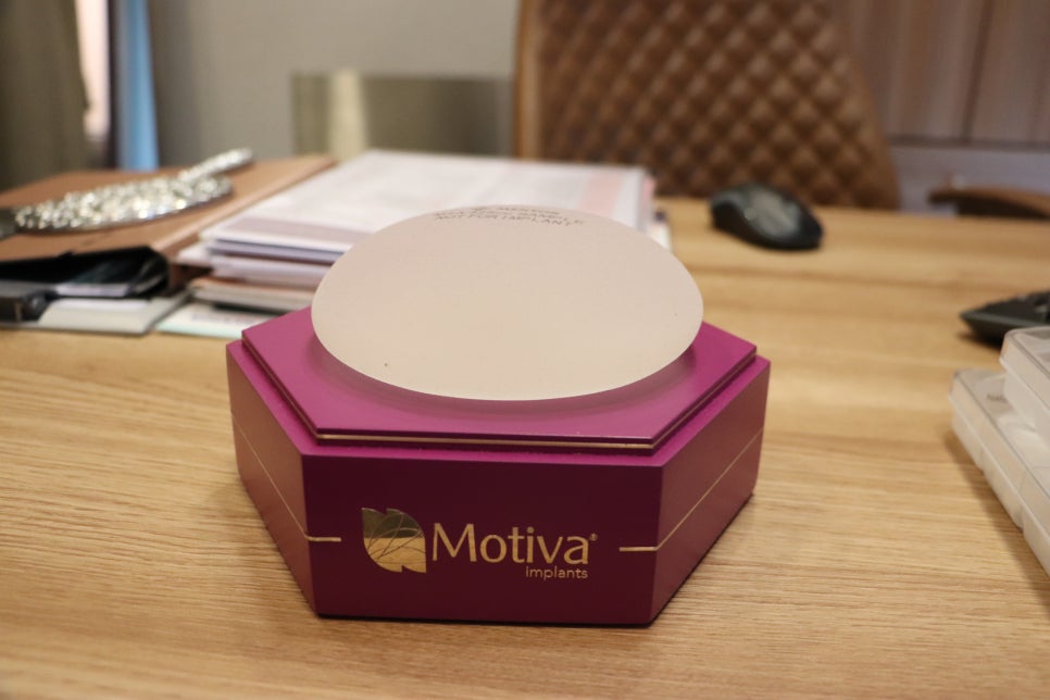 가슴 보형물 제거와 재수술, 신중하게 해야하는 이유 관련 이미지 3