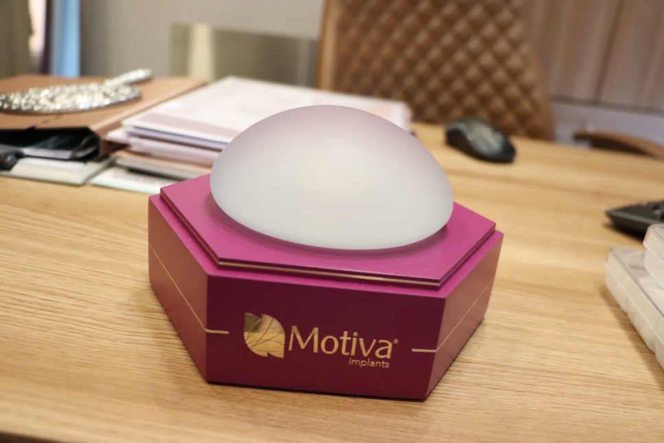 가슴 보형물 제거와 재수술, 신중하게 해야하는 이유 관련 이미지 4