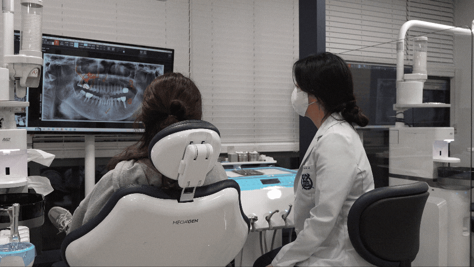 앞니 덧니 때문에 웃기 불편하다면? 상일동에서 치아교정 솔루션 관련 이미지 1