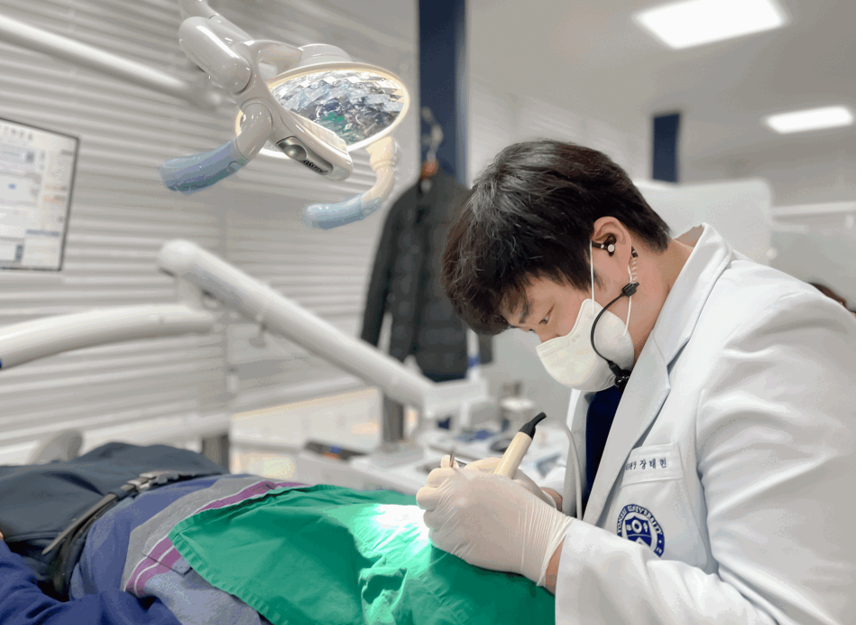 서울바르디치과 대표원장이 진료 후에도 집에 가지 않는 이유 관련 이미지 2