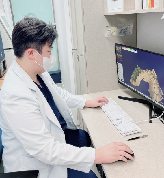 서울바르디치과 대표원장이 진료 후에도 집에 가지 않는 이유 관련 이미지 7