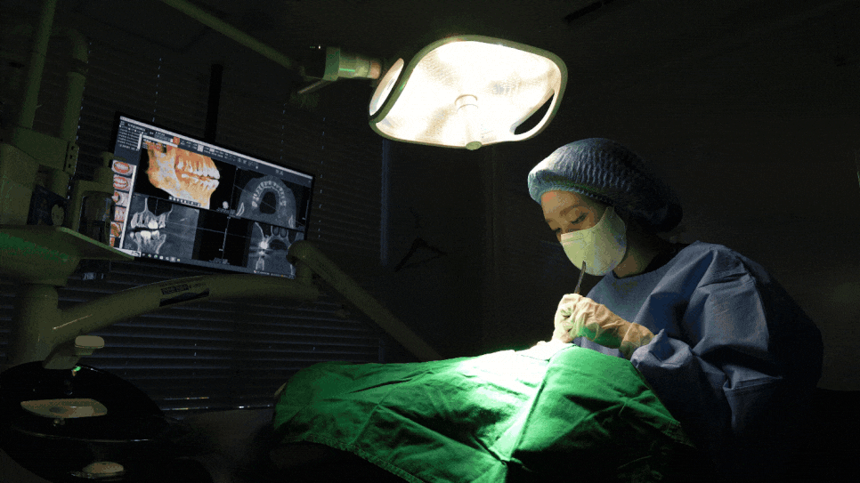 치아 상실 치료 치과 브릿지? 임플란트? 무엇이든 시도하세요. 관련 이미지 1